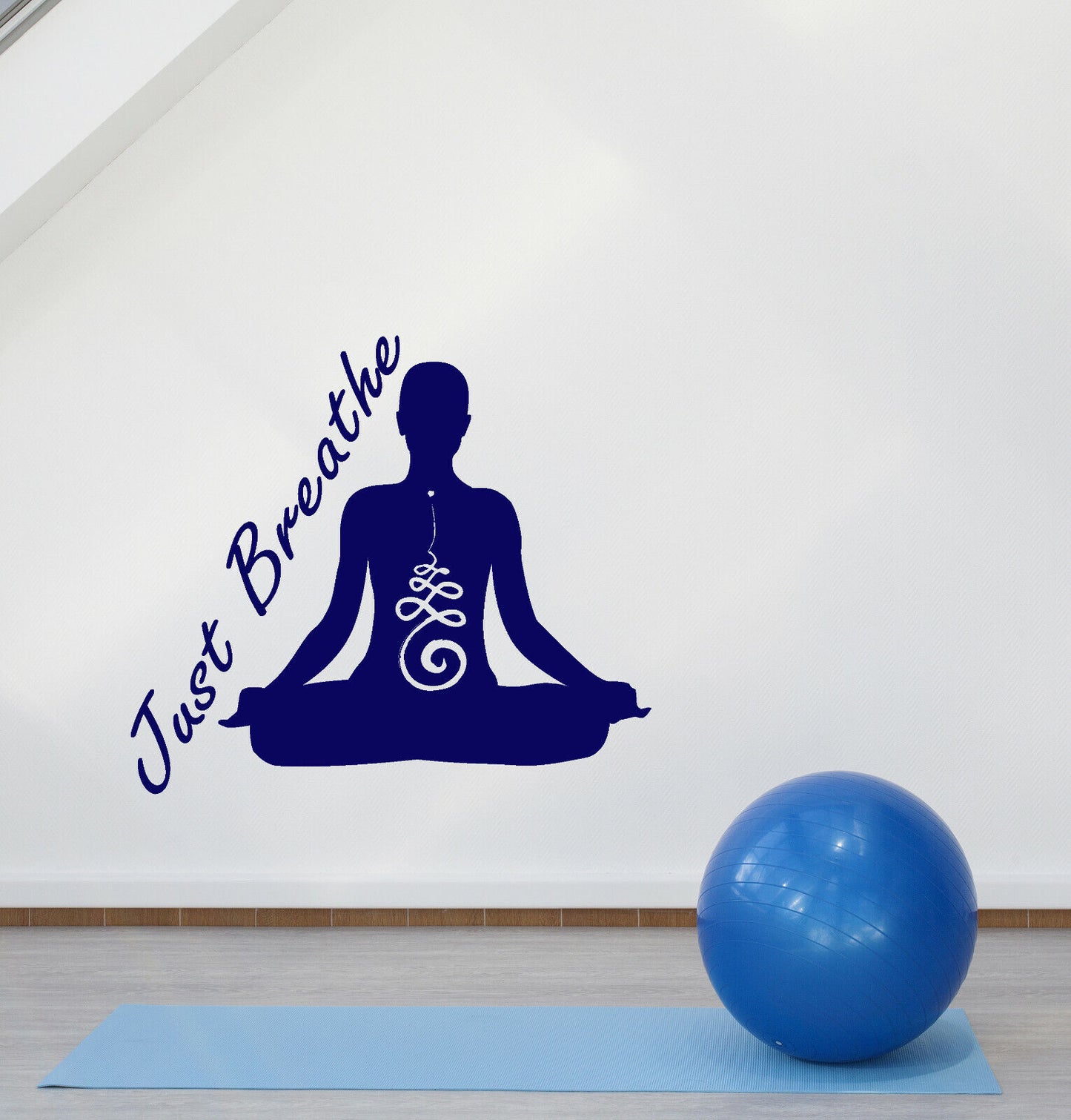 Wandaufkleber aus Vinyl mit Zitat „Just Breathe“, Yoga-Pose, Meditationsaufkleber (4096ig)